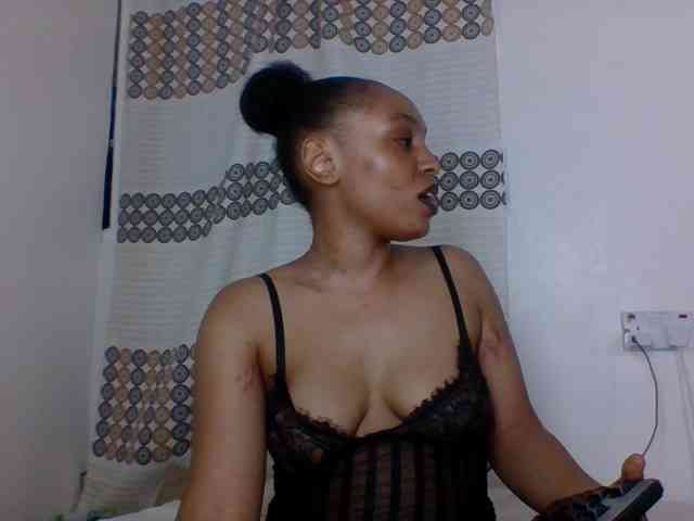 Candy011 webcam