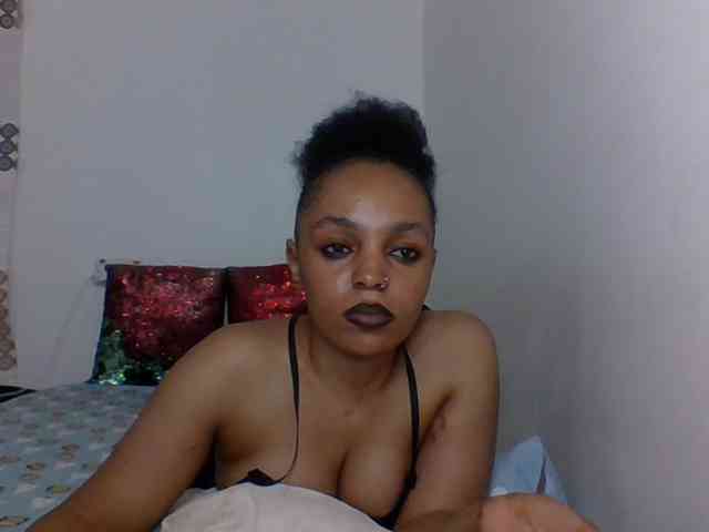 Candy011 webcam