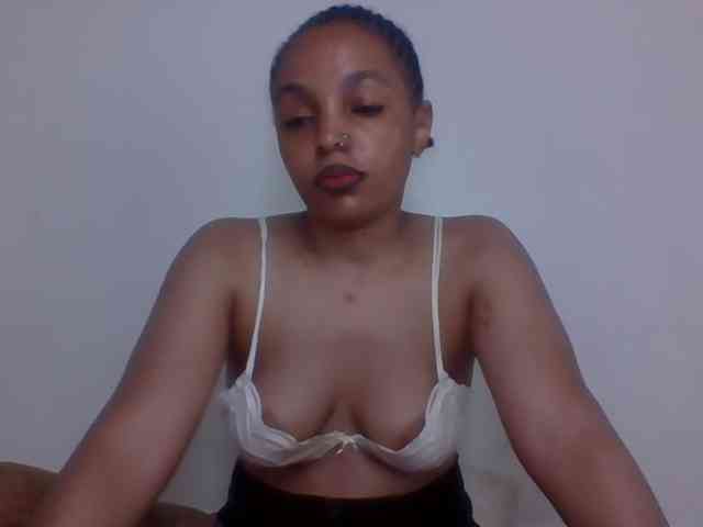 Candy011 webcam