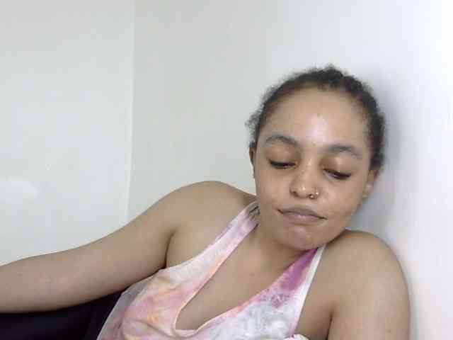 Candy011 webcam