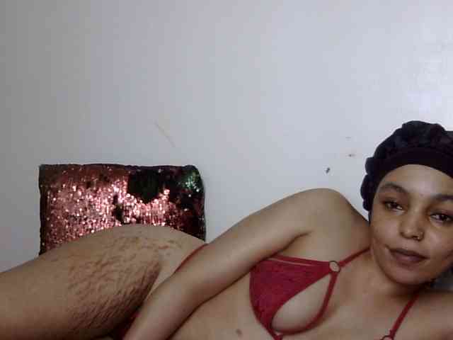Candy011 webcam