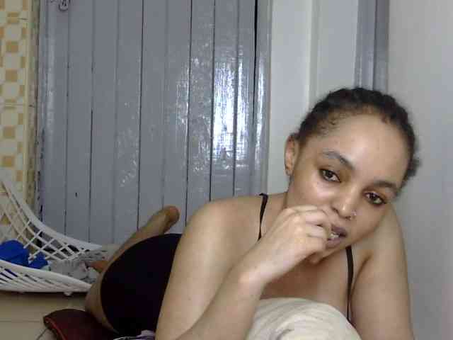 Candy011 webcam
