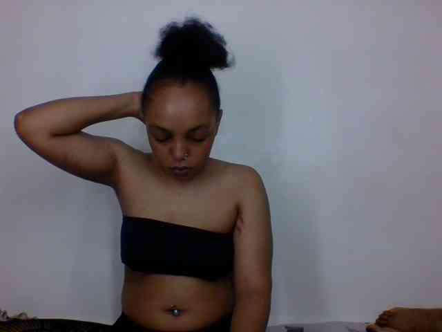 Candy011 webcam