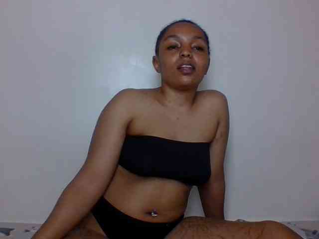 Candy011 webcam