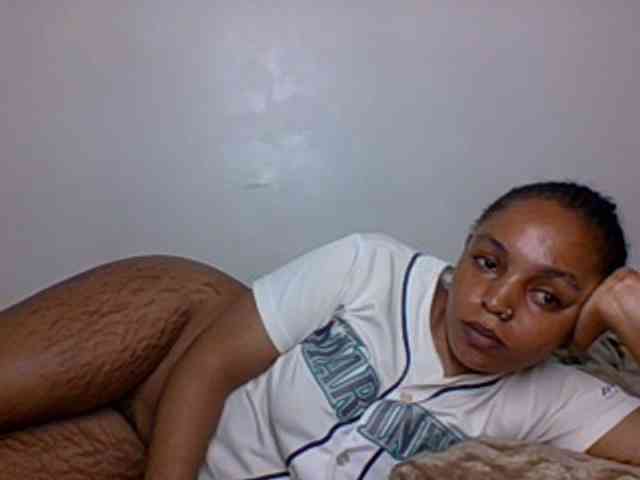 Candy011 webcam