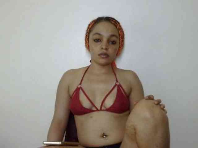 Candy011 webcam