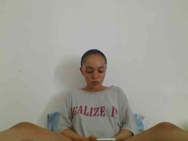 Candy011 webcam