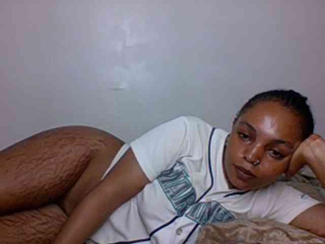 Candy011 webcam