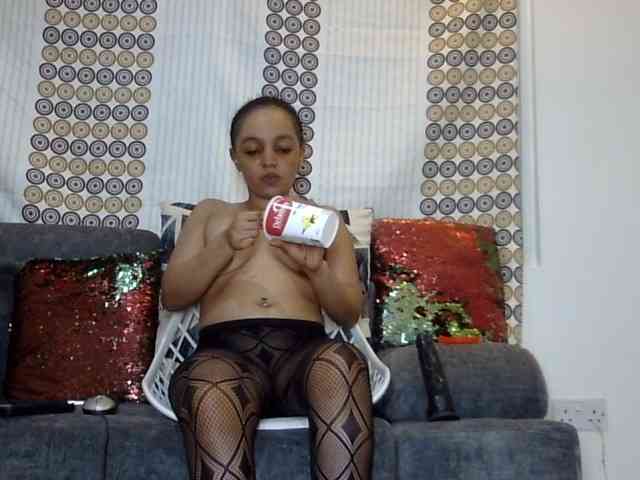Candy011 webcam