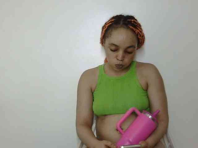 Candy011 webcam