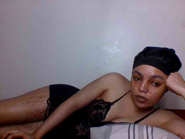 Candy011 webcam
