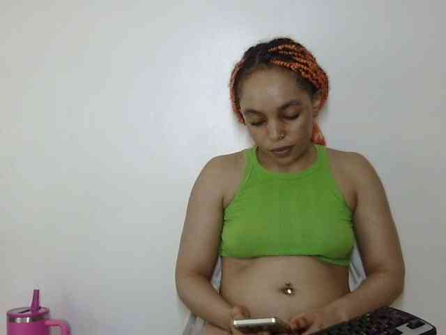 Candy011 webcam
