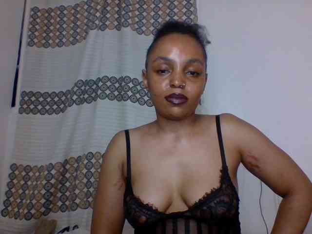 Candy011 webcam