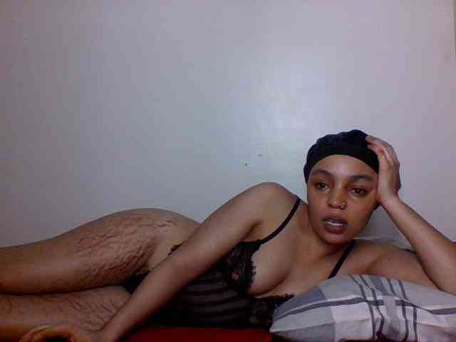 Candy011 webcam