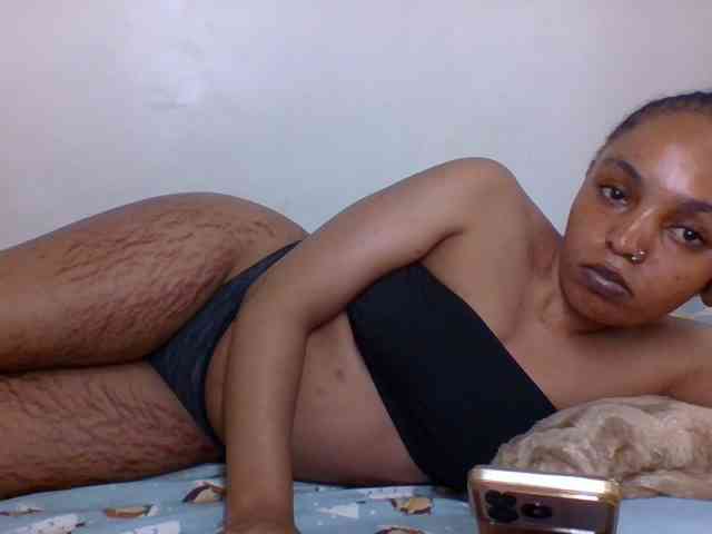Candy011 webcam