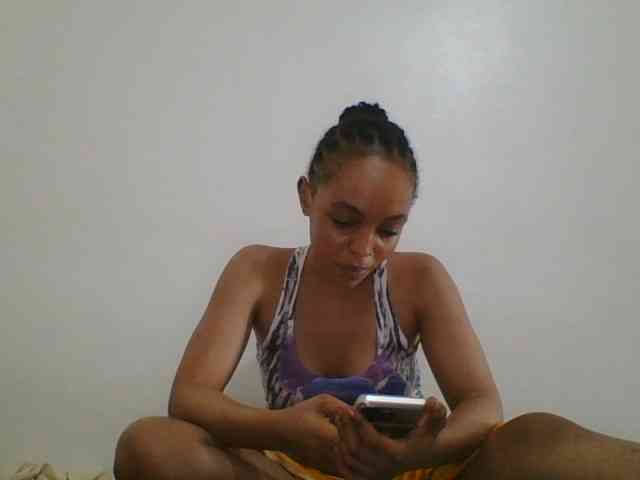 Candy011 webcam