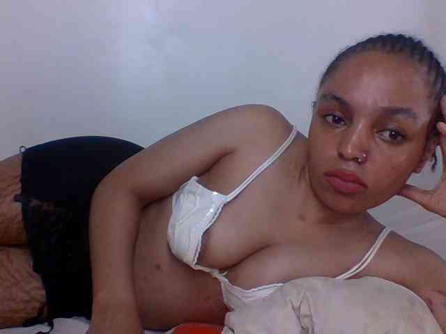 Candy011 webcam