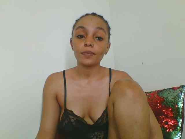 Candy011 webcam