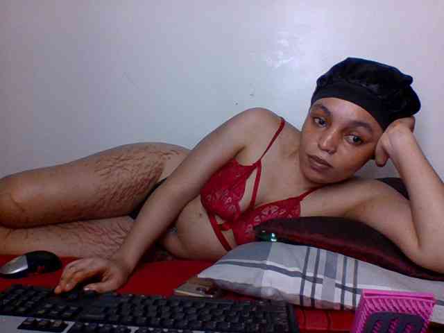 Candy011 webcam