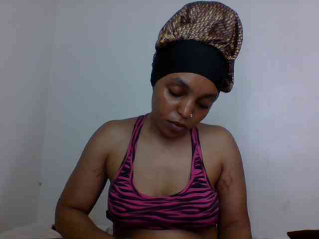 Candy011 webcam