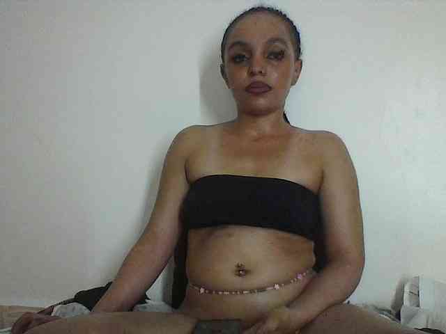 Candy011 webcam