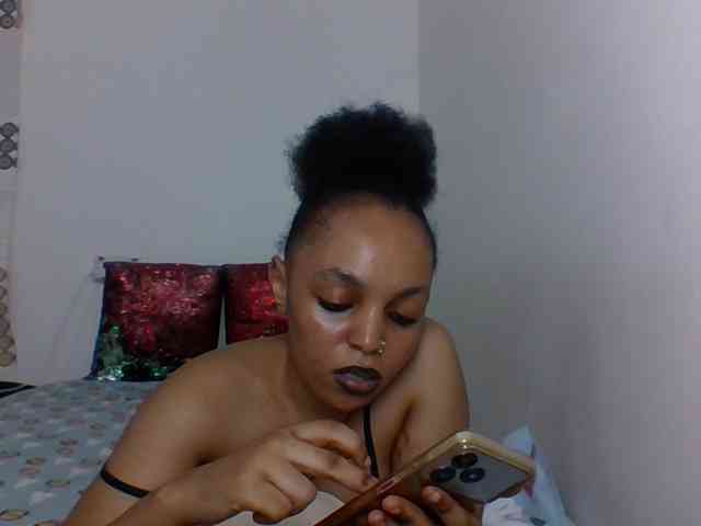 Candy011 webcam