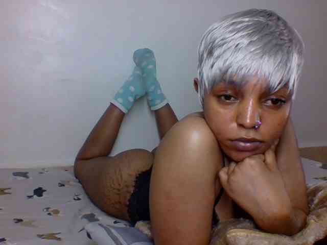 Candy011 webcam