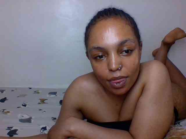 Candy011 webcam