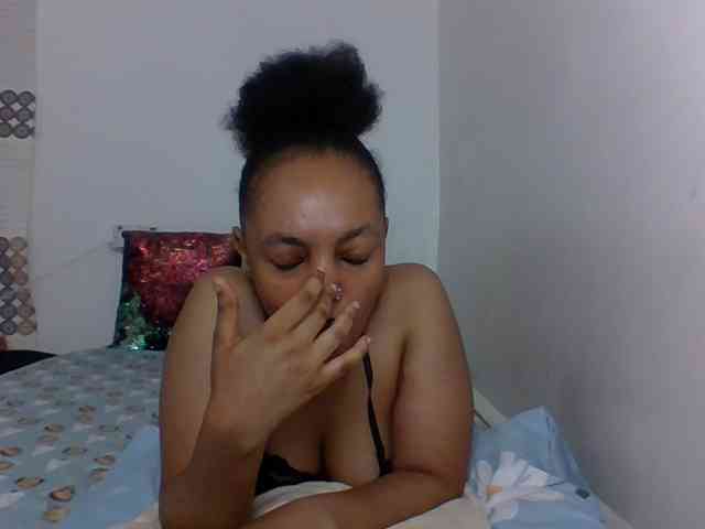 Candy011 webcam