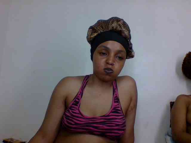 Candy011 webcam