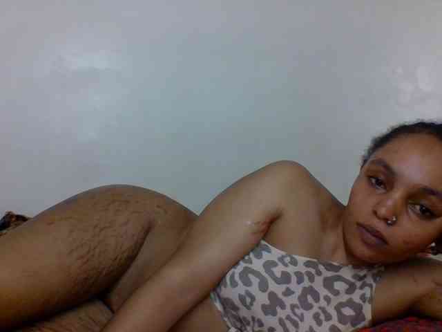 Candy011 webcam