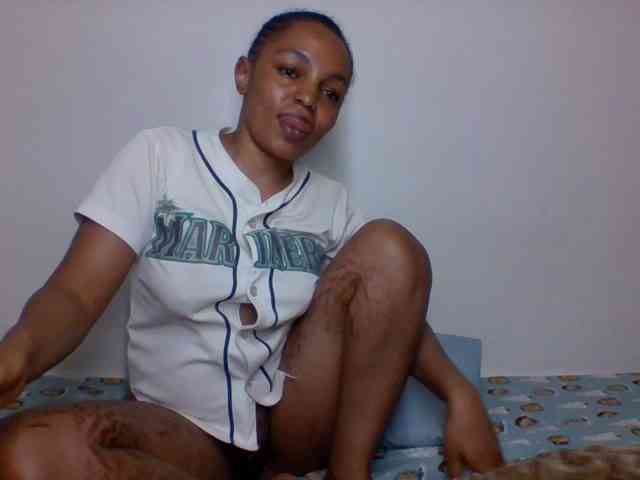 Candy011 webcam