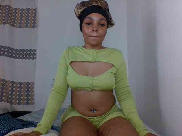 Candy011 webcam