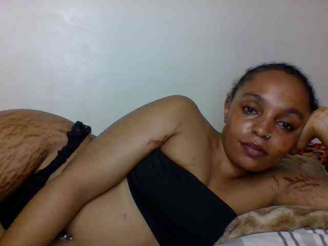Candy011 webcam