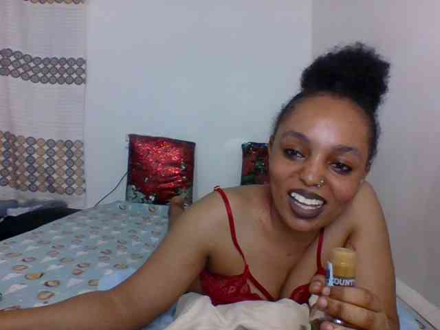 Candy011 webcam