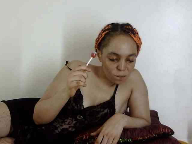 Candy011 webcam