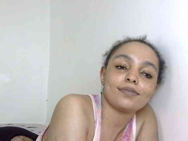 Candy011 webcam
