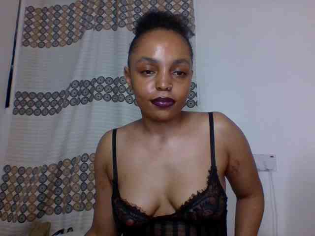 Candy011 webcam