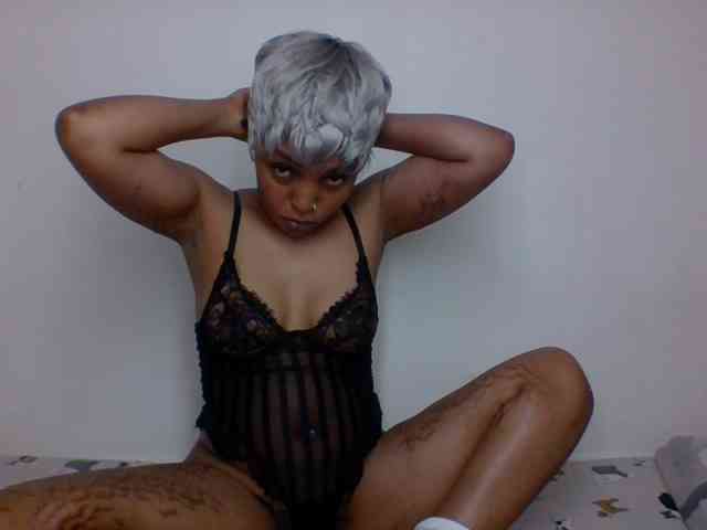 Candy011 webcam
