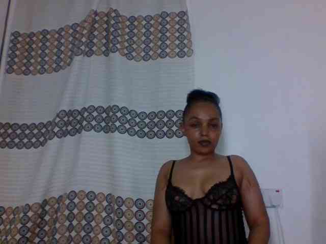Candy011 webcam
