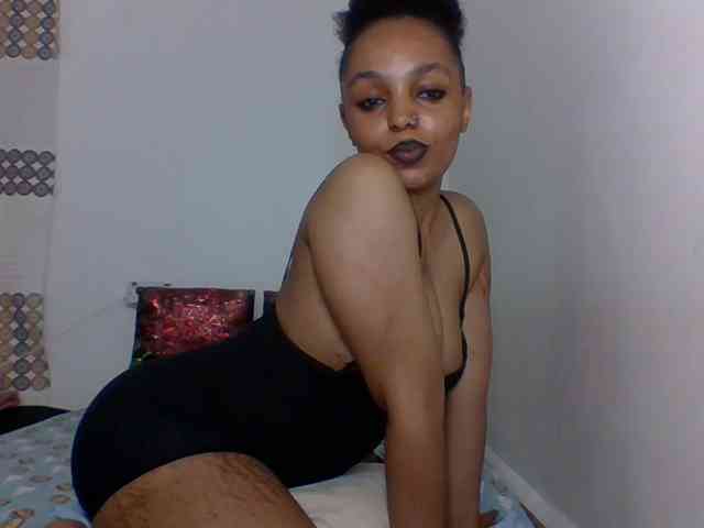 Candy011 webcam
