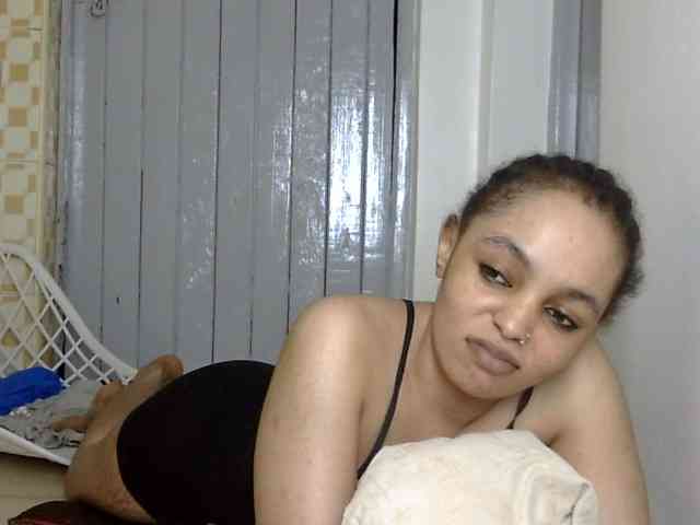 Candy011 webcam