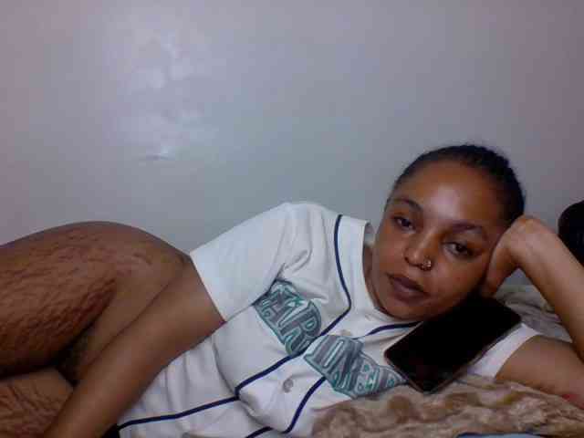 Candy011 webcam