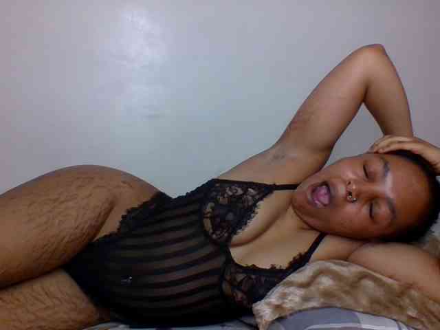 Candy011 webcam