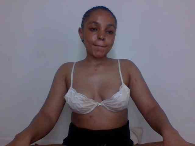 Candy011 webcam