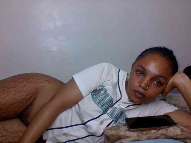 Candy011 webcam