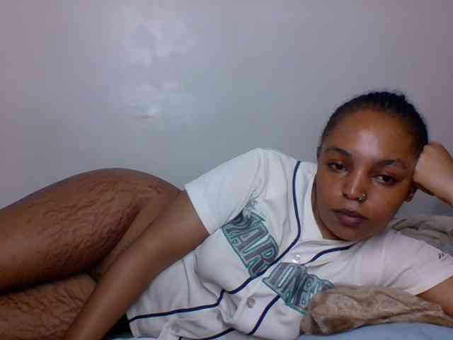 Candy011 webcam
