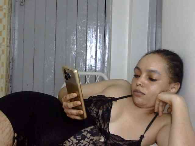Candy011 webcam