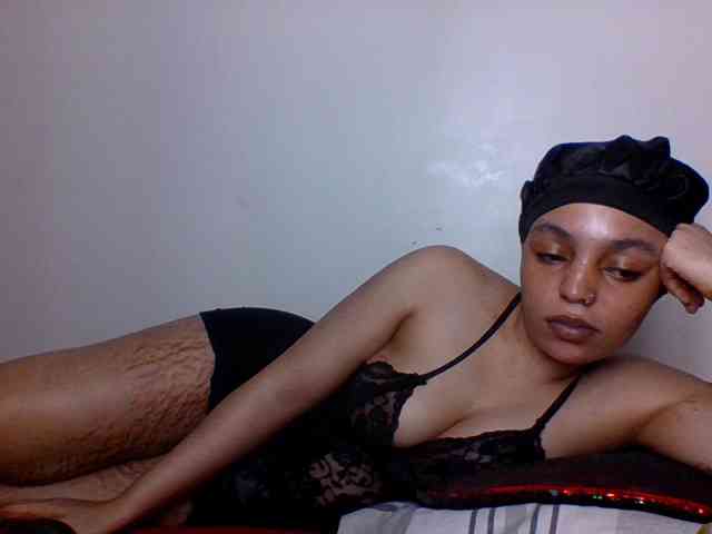 Candy011 webcam