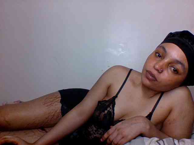 Candy011 webcam